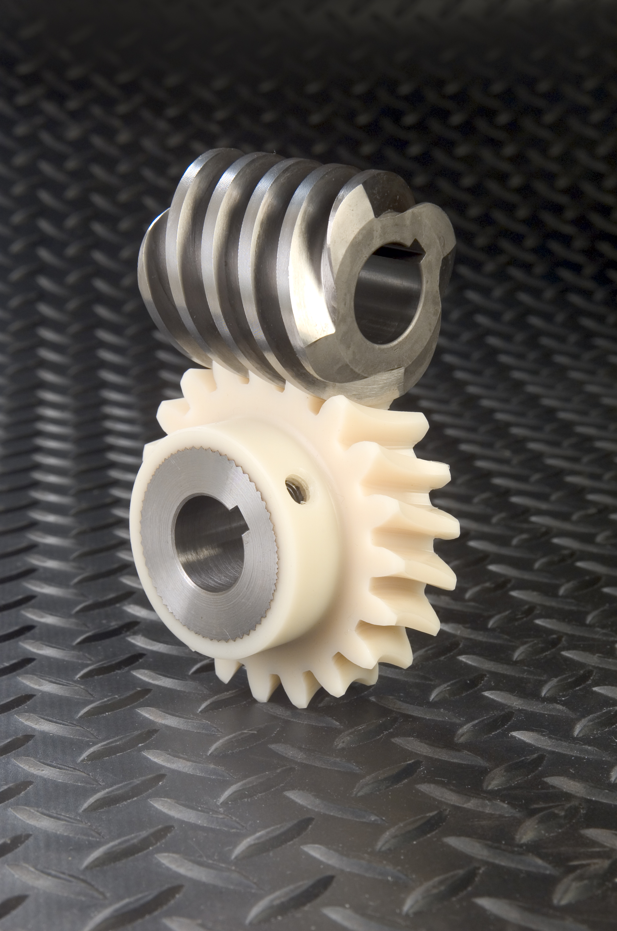 Injection Molded vs Machined Plastic Gears