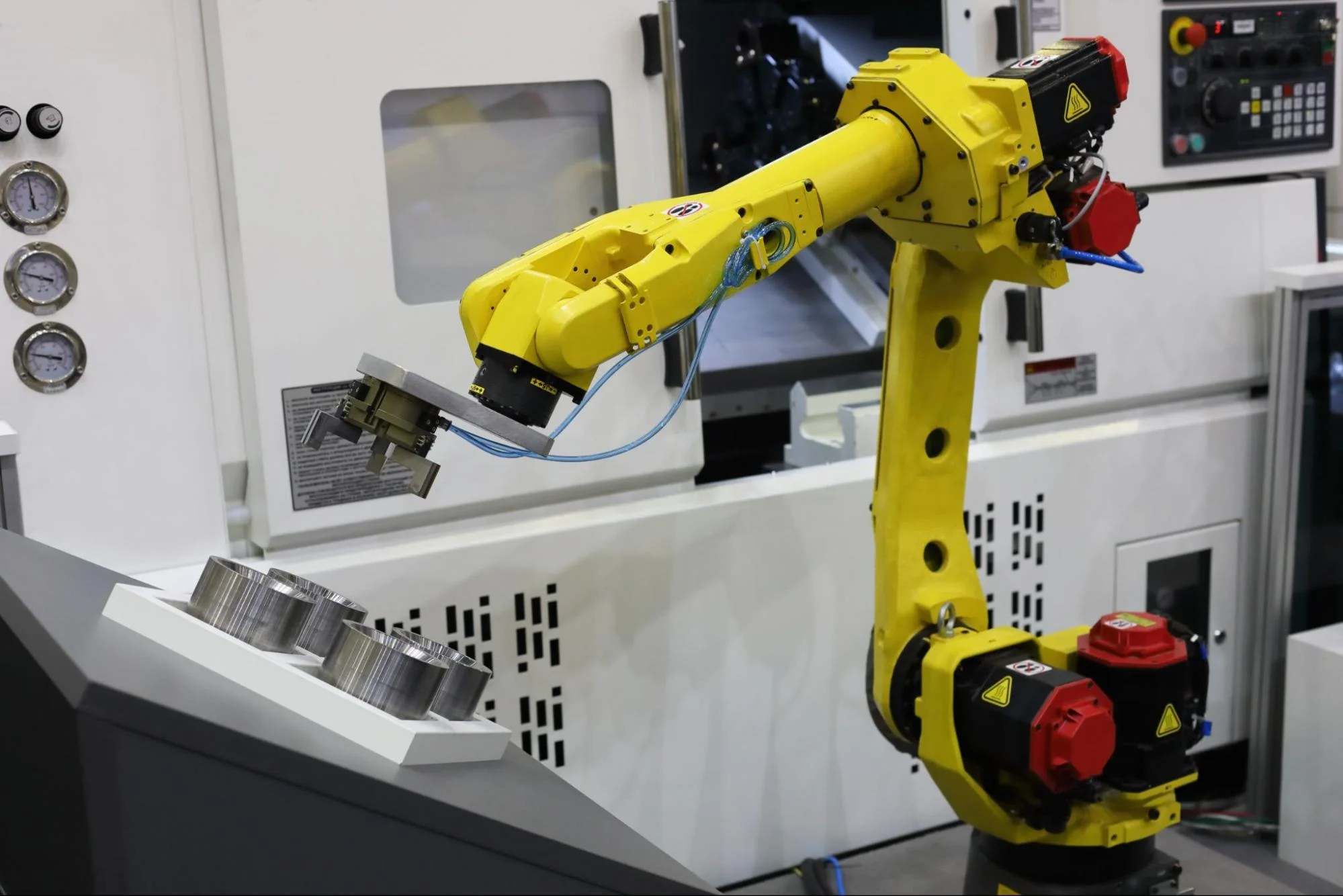 산업용 로봇 CNC 가공